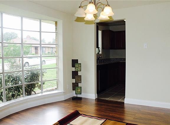 2nd image of 1917 Glen Hill Dr