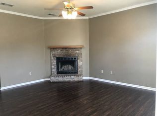 351 Meadow Crossing Dr, Baton Rouge, LA 70820
