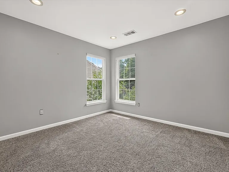 6455 Saddlebrook Ln — Photo 30