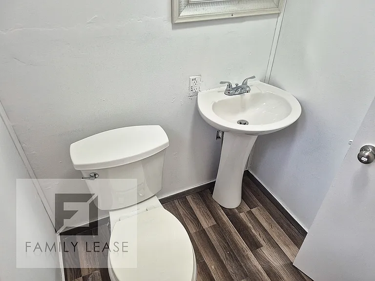806 Morton St — Photo 18