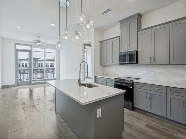 2700 Old Denton Rd #4427, Carrollton, TX 75007