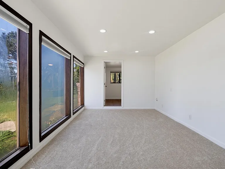 3488 Barhite St — Photo 49