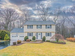 29 Redcoat Ln, Unionville, CT 06085