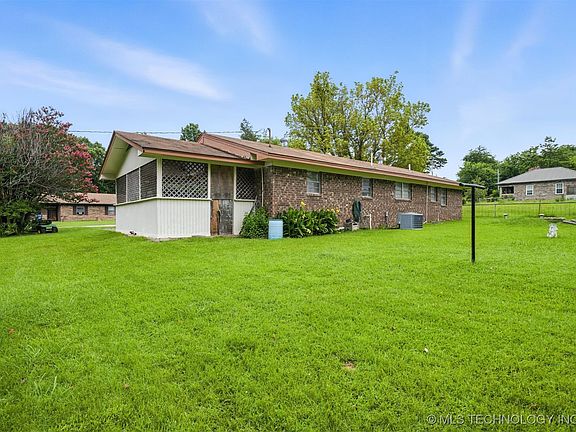 2nd image of 201 Main St