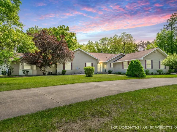 376 Stauffer Dr, Hastings, MI 49058