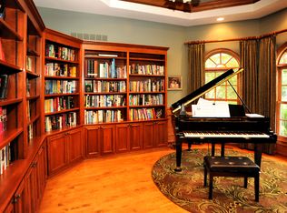 2608 William Dr, Valparaiso, IN 46385