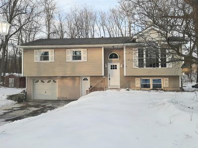 62 Holt Road, Hyde Park, NY, 12538