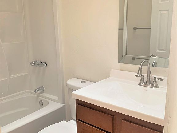 4th image of 4135 Iowa St Unit 8