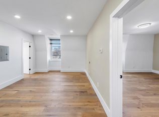 1933 Spruce St #4A, Philadelphia, PA 19103