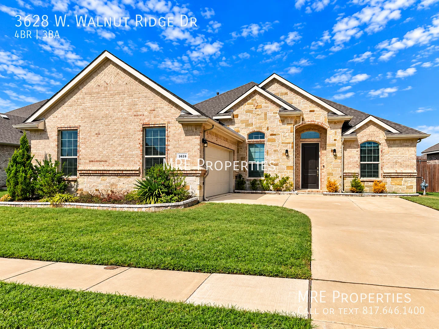 Stunning 4-Bedroom Home with Modern Finishes & Spacious Backyard — Photo 2