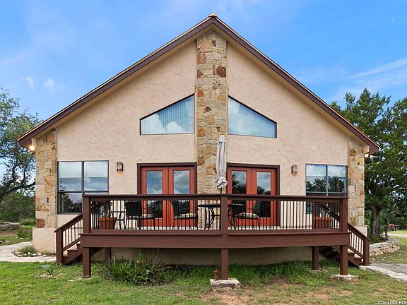 5th image of 573 Hondo Oaks Dr