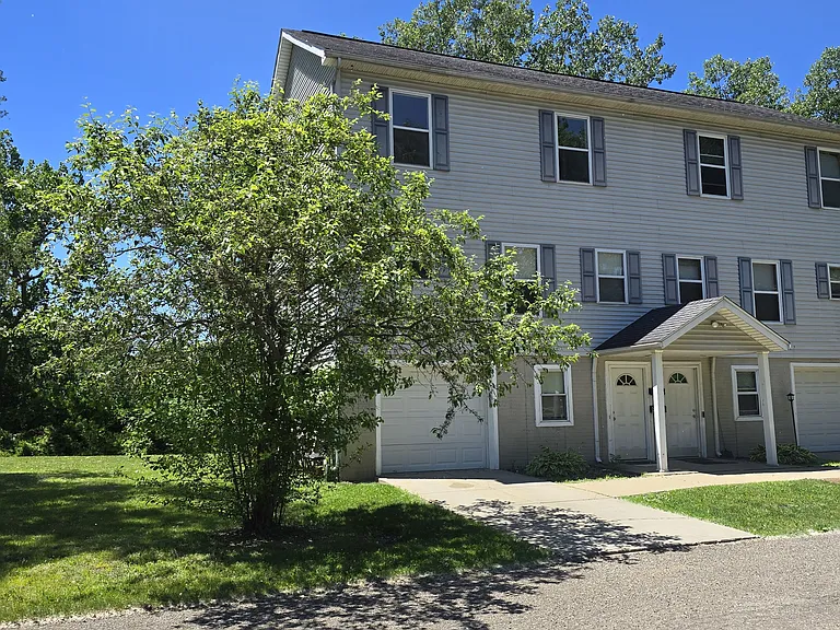 96 E Montcalm St #1 — Photo 1