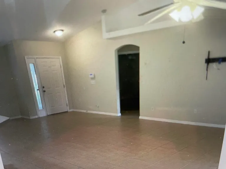 435 SW Lakota Ave — Photo 7