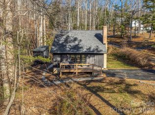 1 Thornwood Ln, Hendersonville, NC 28792