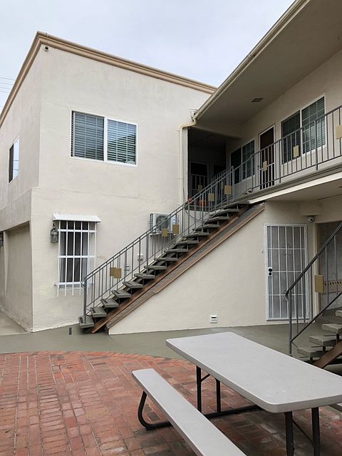 1st image of 24207 Hawthorne Blvd APT B