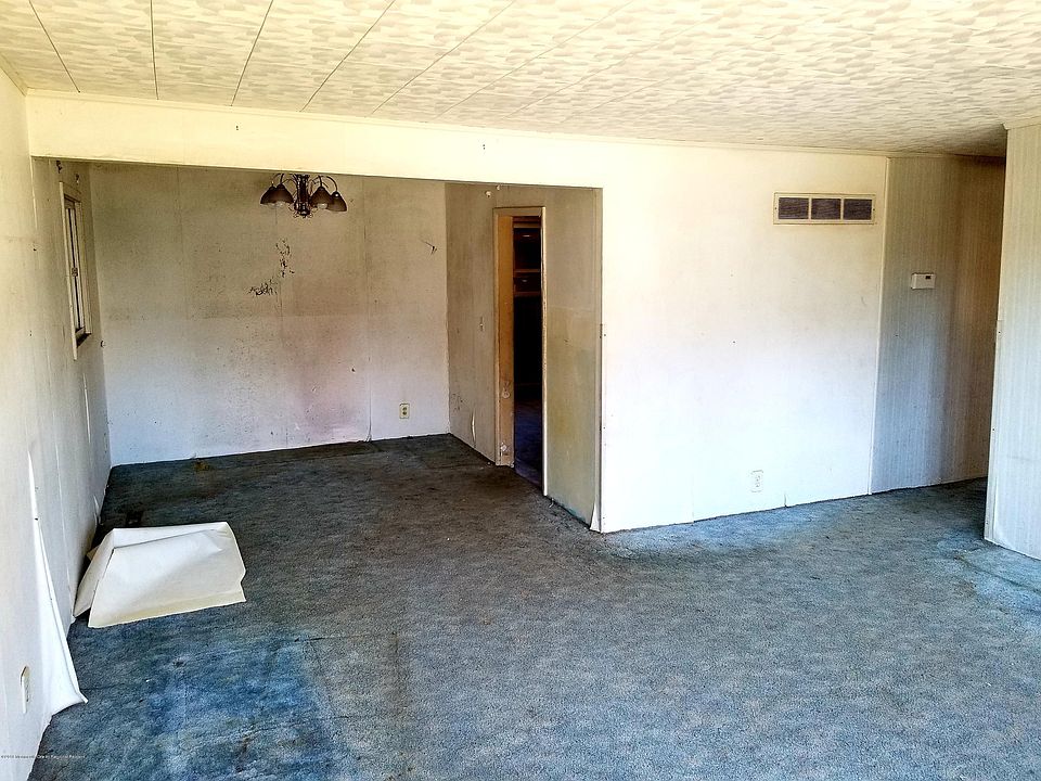 2nd image of 103 Boulevard W