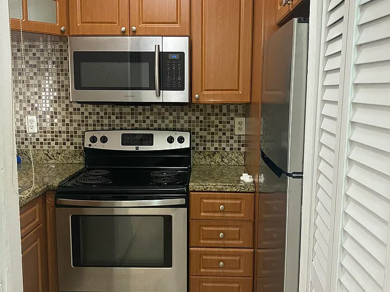 8185 NW 7th St #103 — Photo 5
