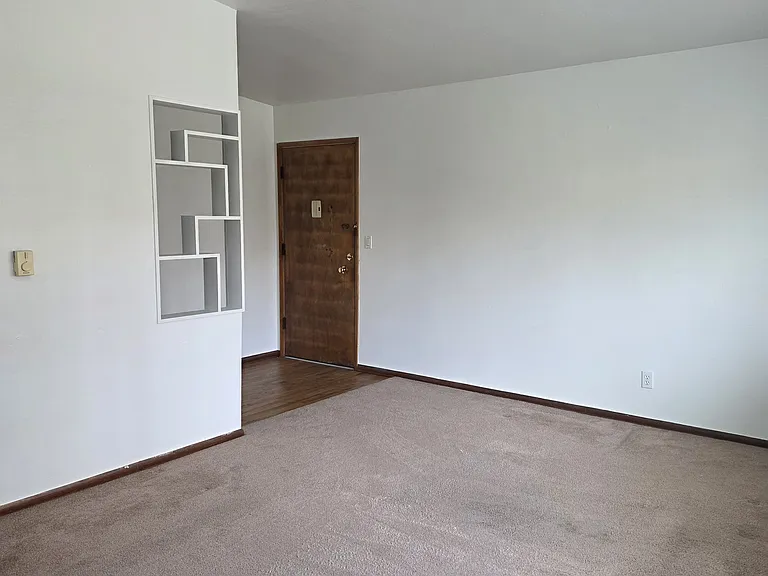 426 14th Ave E #17 — Photo 2