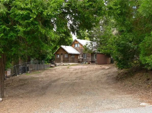 711 Clubhouse Dr, Twin Peaks, CA 92391