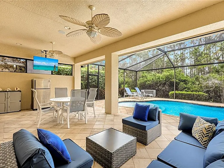 7655 Martino Cir — Photo 24