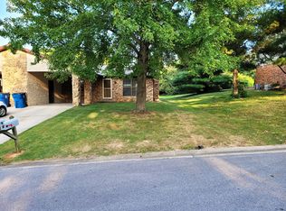 6 Eagle Ctr, O'Fallon, IL 62269