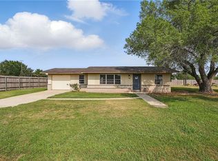 1604 Waelder Rd, Gonzales, TX 78629