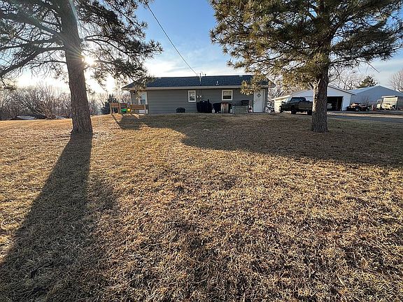 2nd image of 403 N Lichtenstein Ave