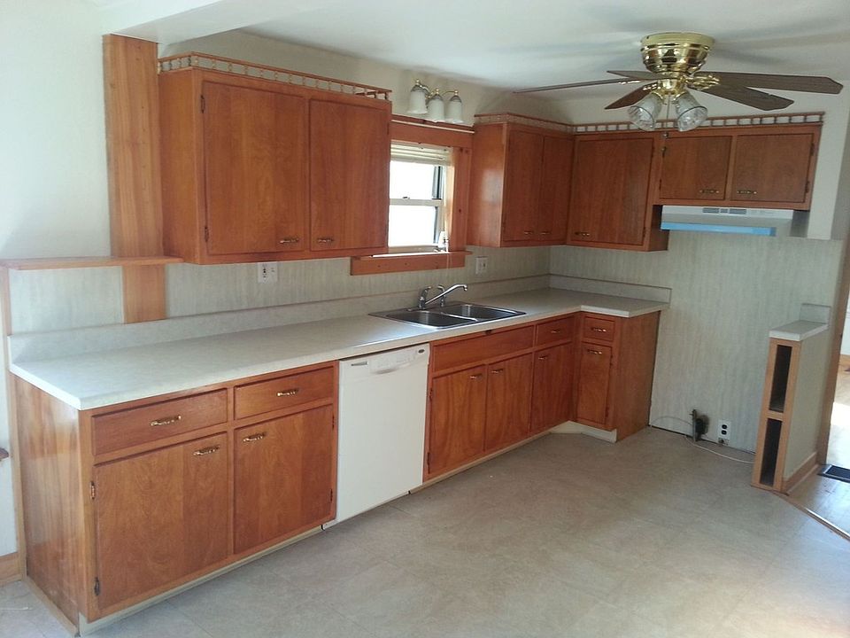 2nd image of 1720 Edison Ave