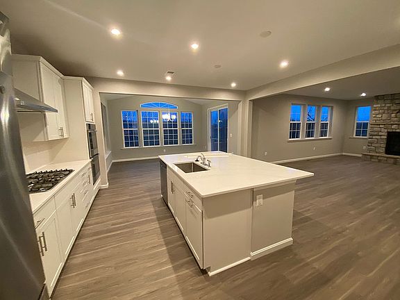 3rd image of 505 Gladiola Way