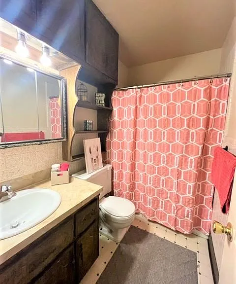 205 E Marshall Dr — Photo 10