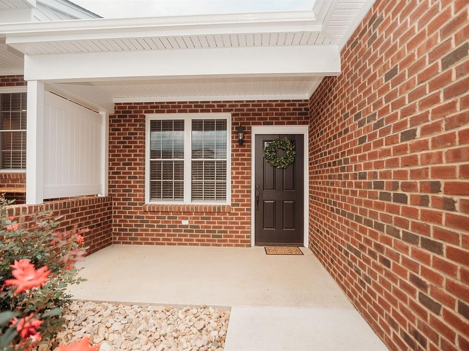 1st image of 139 Villa Oak Cir