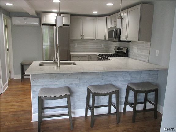3rd image of 610 2nd St