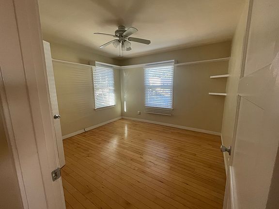 5th image of 330 Barry Dr