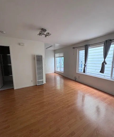 523 5th Ave #1 — Photo 2