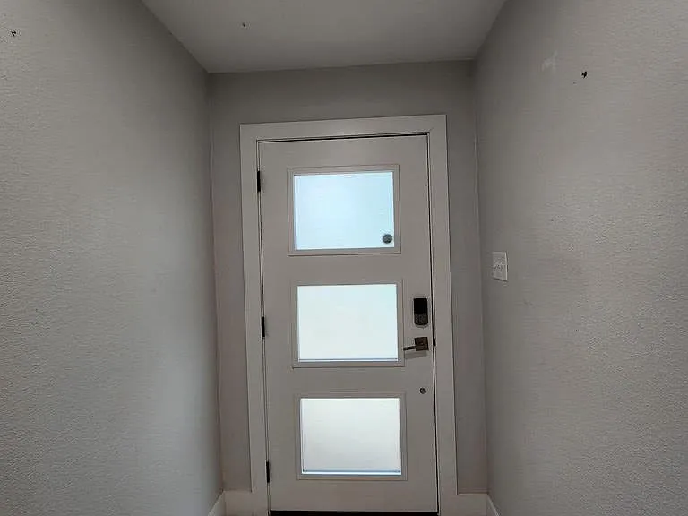 3300 Durant Dr — Photo 2