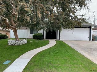 2900 Catalina Dr, Bakersfield, CA 93306