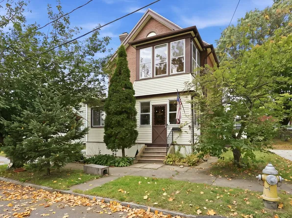 38 Worthy St, Springfield, MA 01104