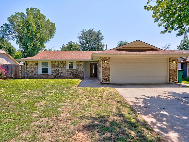 8916 Kenny Cir — Photo 1
