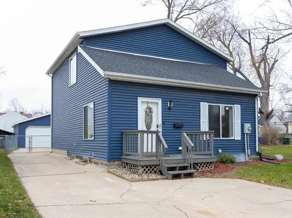 391 30th St SE, Cedar Rapids, IA 52403