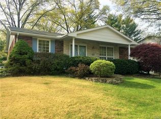 5207 Dover Dr, Godfrey, IL 62035