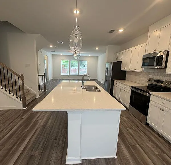 6208 Kenbrook Dr — Photo 2