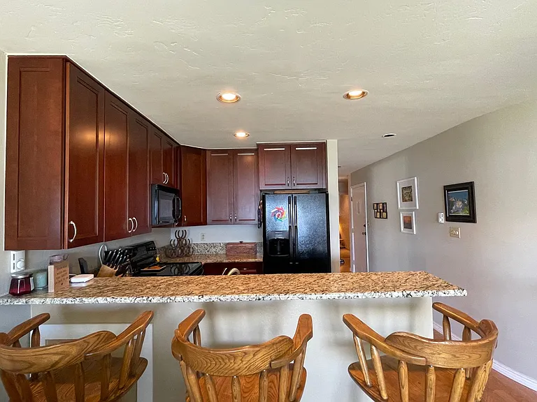 311 W La Bonte St — Photo 4