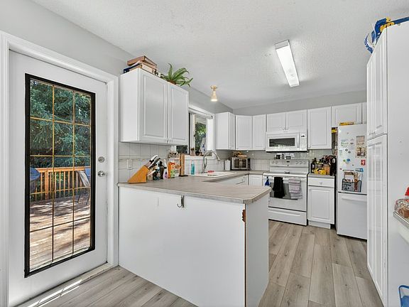 4th image of 1641 17th St SE