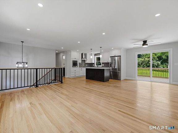5th image of 111 Carriage Drive
