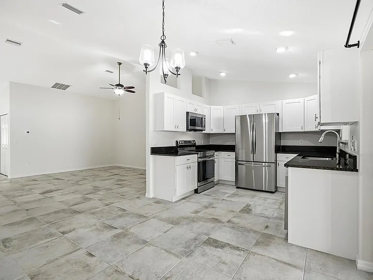 57 Raintree Pl #B — Photo 12