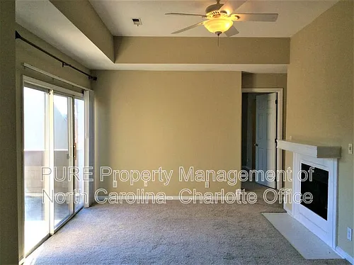 1109 E Morehead St Photo 1