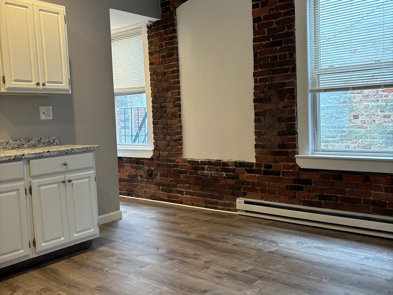 2 bed, 694 sqft, $2,200 — Photo 4