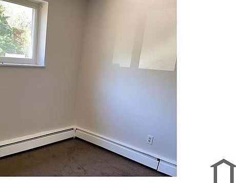 5th image of 14835 Euclid Ave