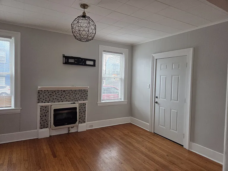 669 Pawling Ave #2 — Photo 15