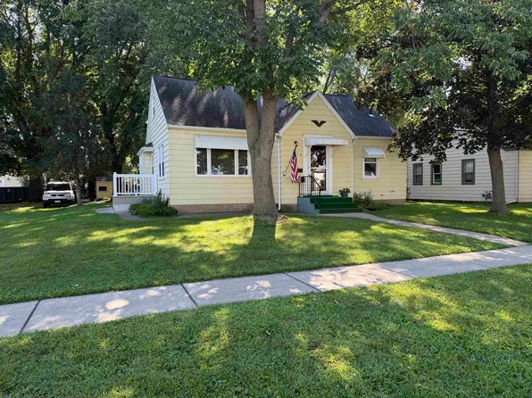 914 Franklin St, Sauk City, WI 53583